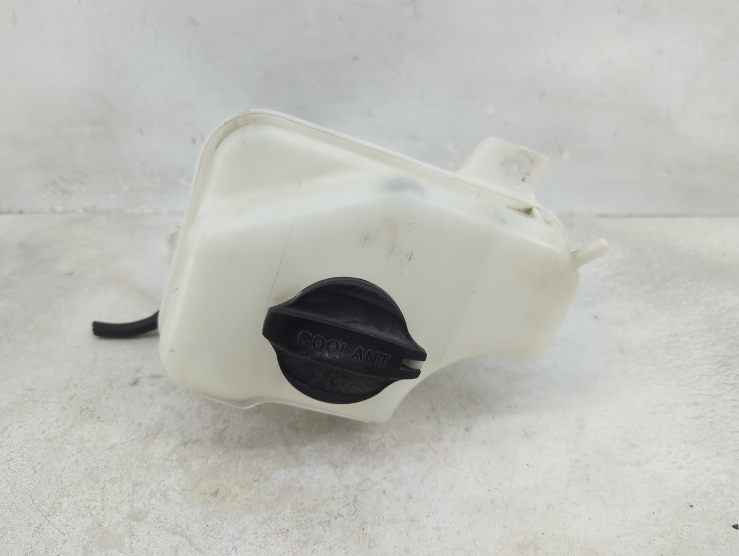 2011-2016 Kia Optima Radiator Coolant Overflow Expansion Tank Bottle 1433185 - Oemusedautoparts1.com