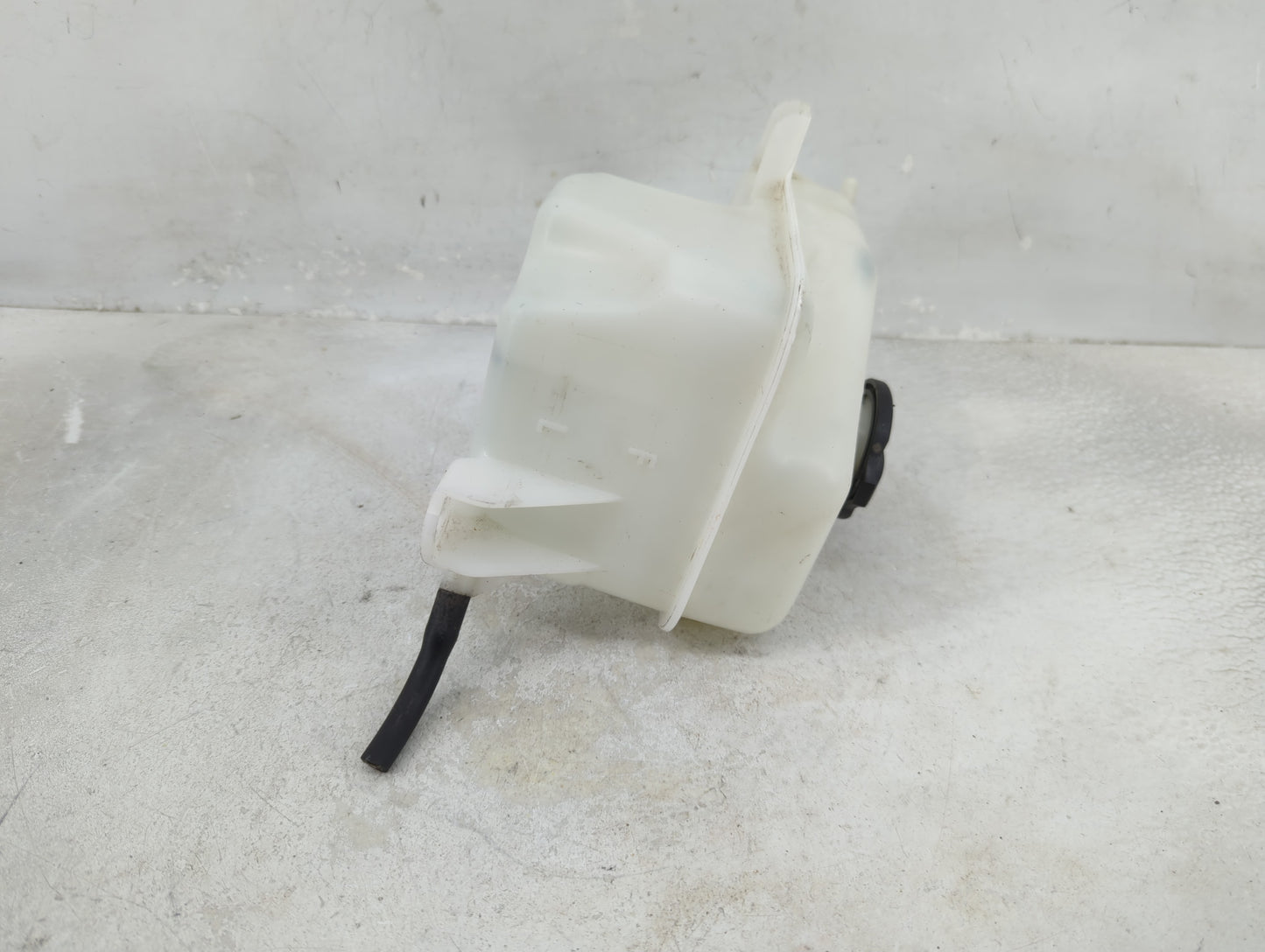 2011-2016 Kia Optima Radiator Coolant Overflow Expansion Tank Bottle 1433185 - Oemusedautoparts1.com