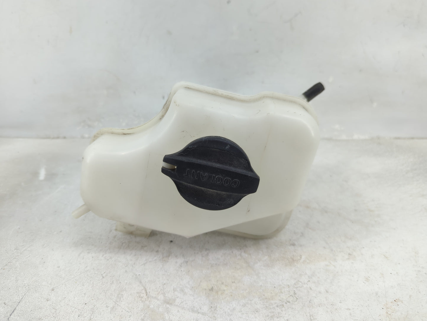 2011-2016 Kia Optima Radiator Coolant Overflow Expansion Tank Bottle 1433198 - Oemusedautoparts1.com
