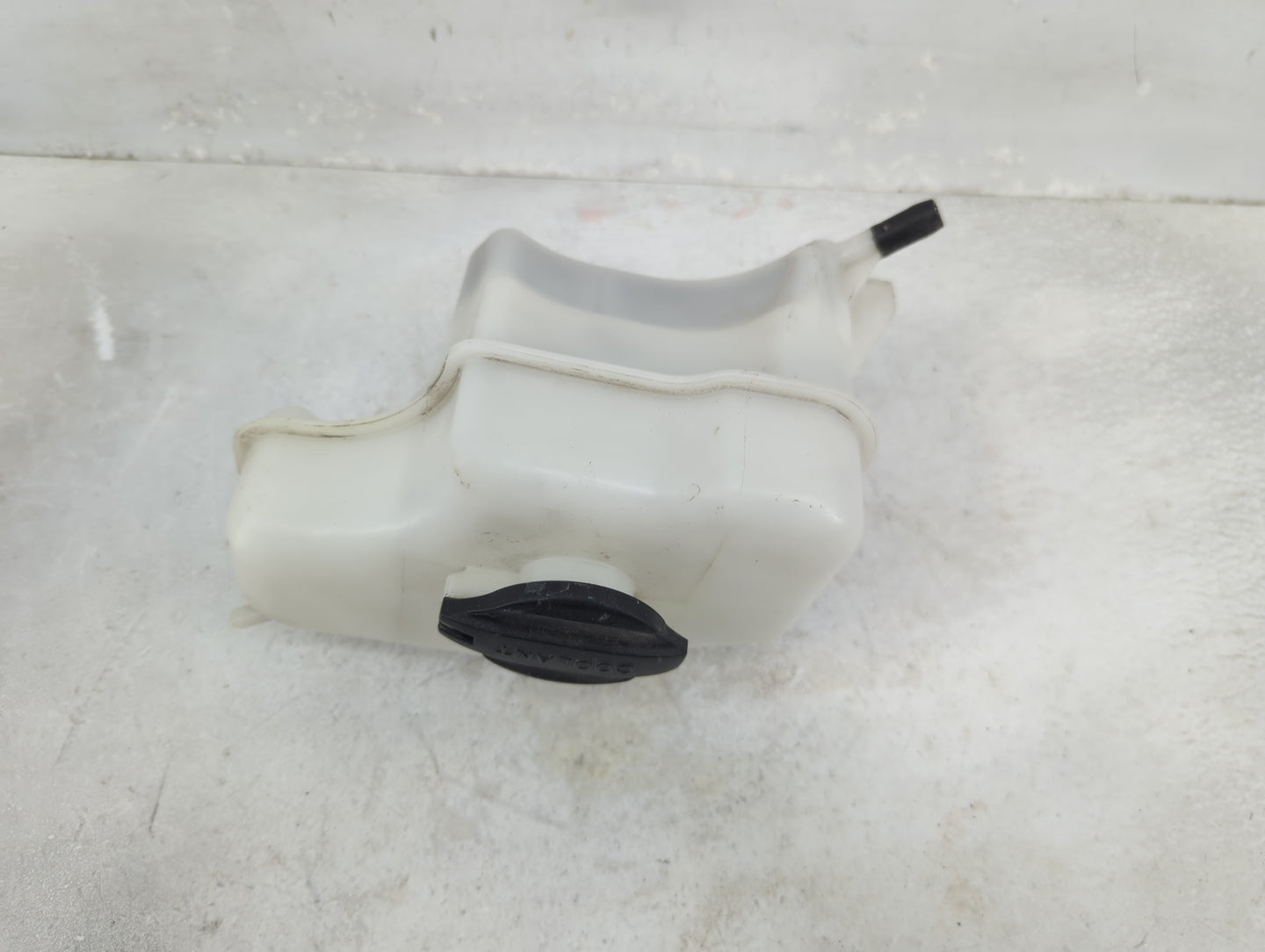 2011-2016 Kia Optima Radiator Coolant Overflow Expansion Tank Bottle 1433198 - Oemusedautoparts1.com