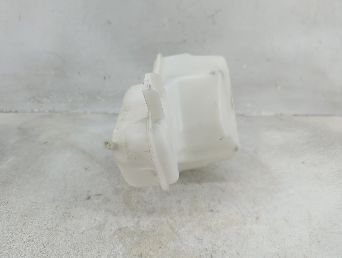 2011-2016 Kia Optima Radiator Coolant Overflow Expansion Tank Bottle - Oemusedautoparts1.com