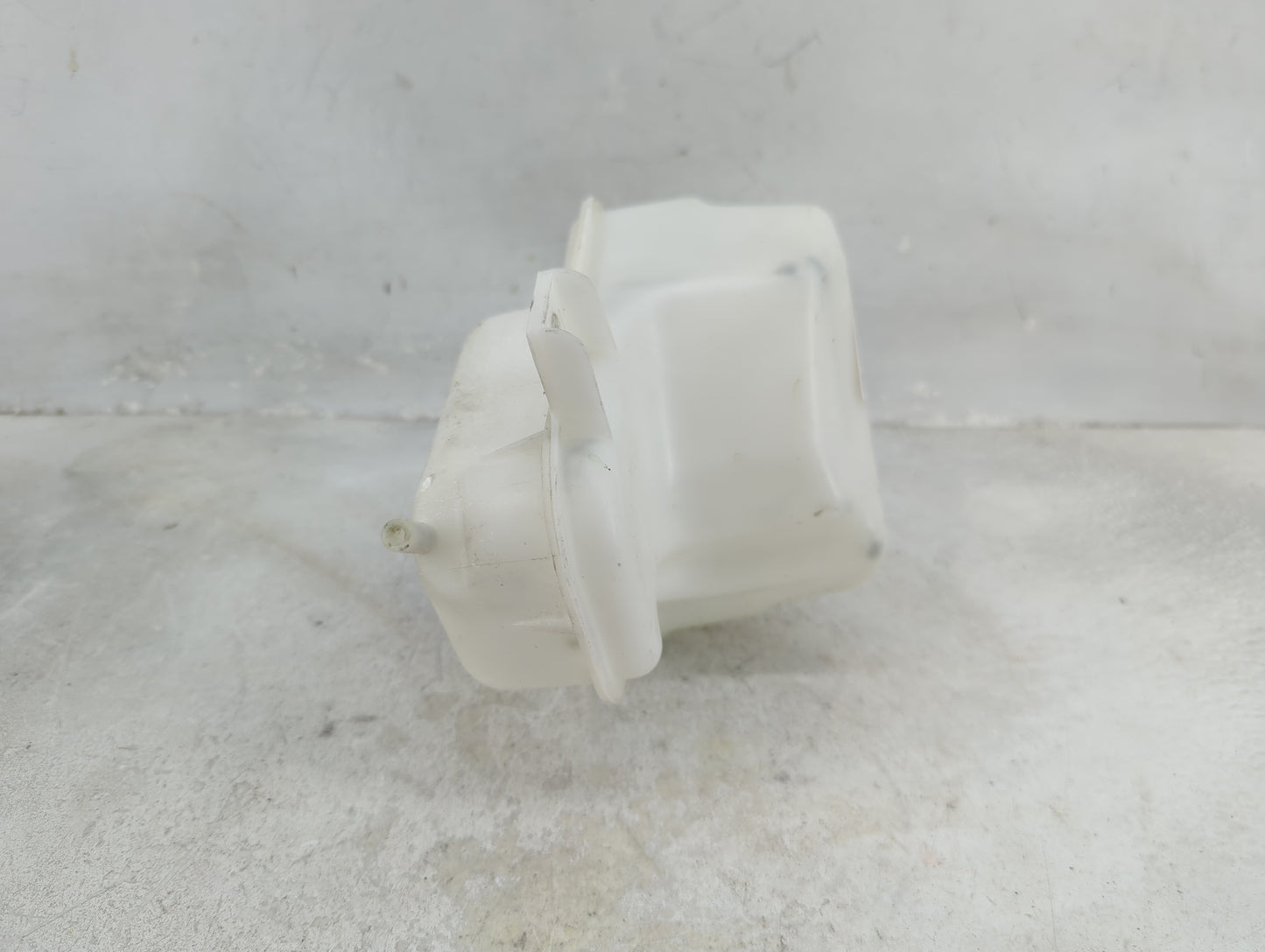 2011-2016 Kia Optima Radiator Coolant Overflow Expansion Tank Bottle - Oemusedautoparts1.com