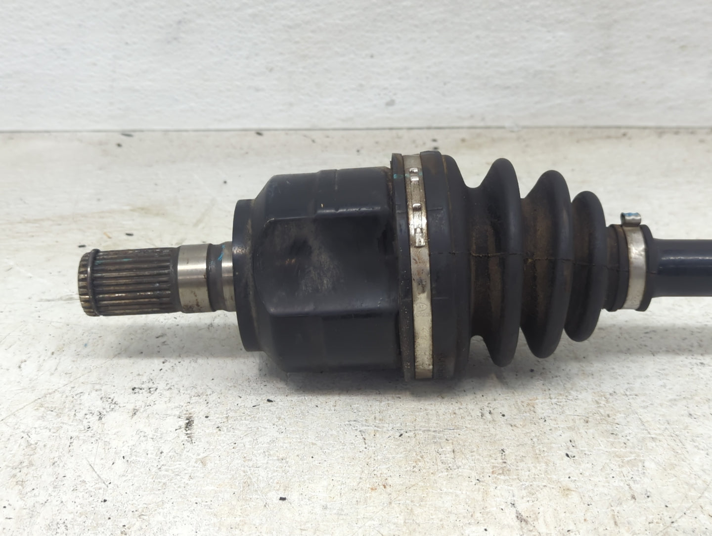 2014-2015 Kia Optima Axle Shaft Front Driver Cv C/v - Oemusedautoparts1.com