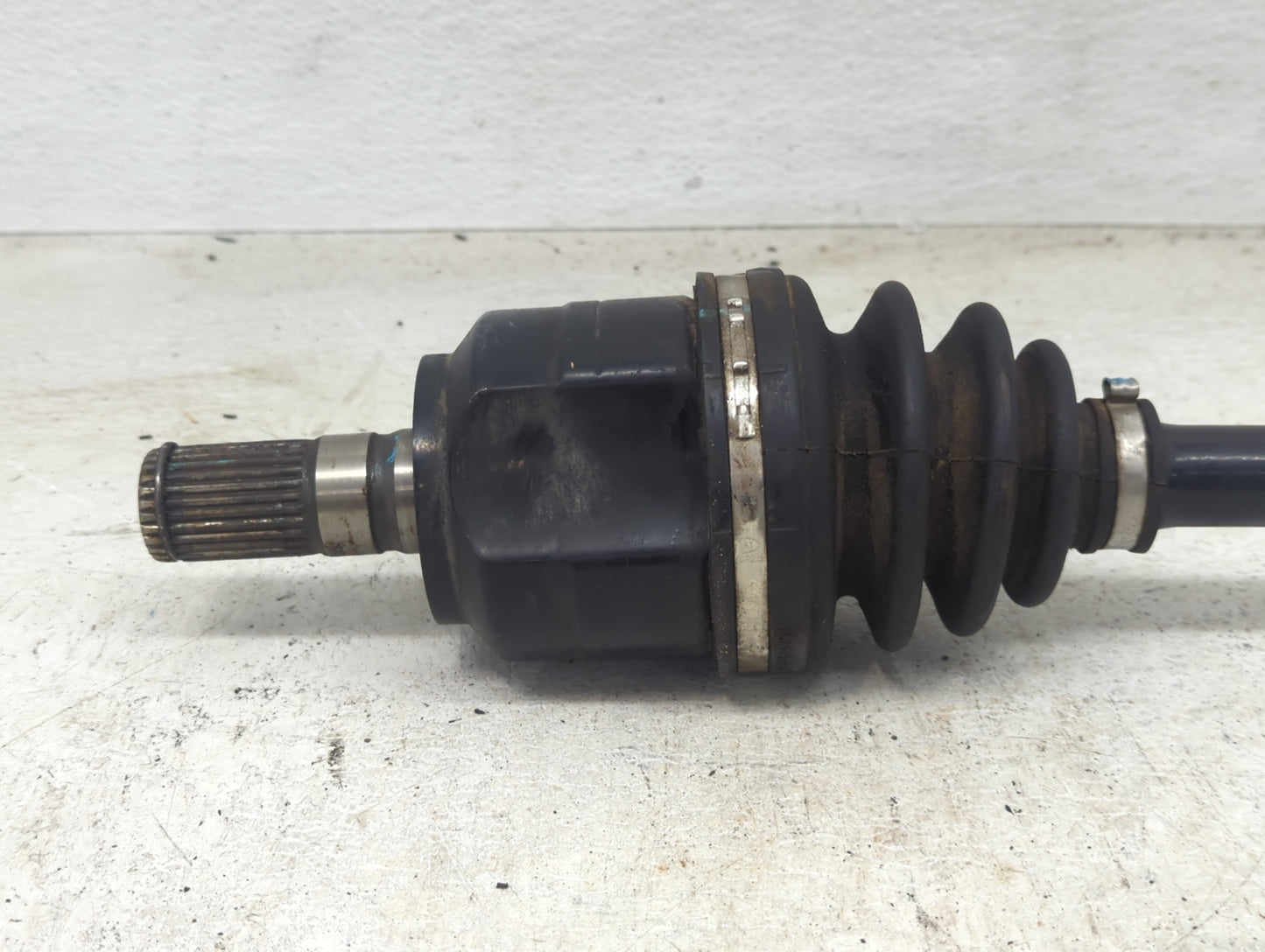 2014-2015 Kia Optima Axle Shaft Front Driver Cv C/v - Oemusedautoparts1.com
