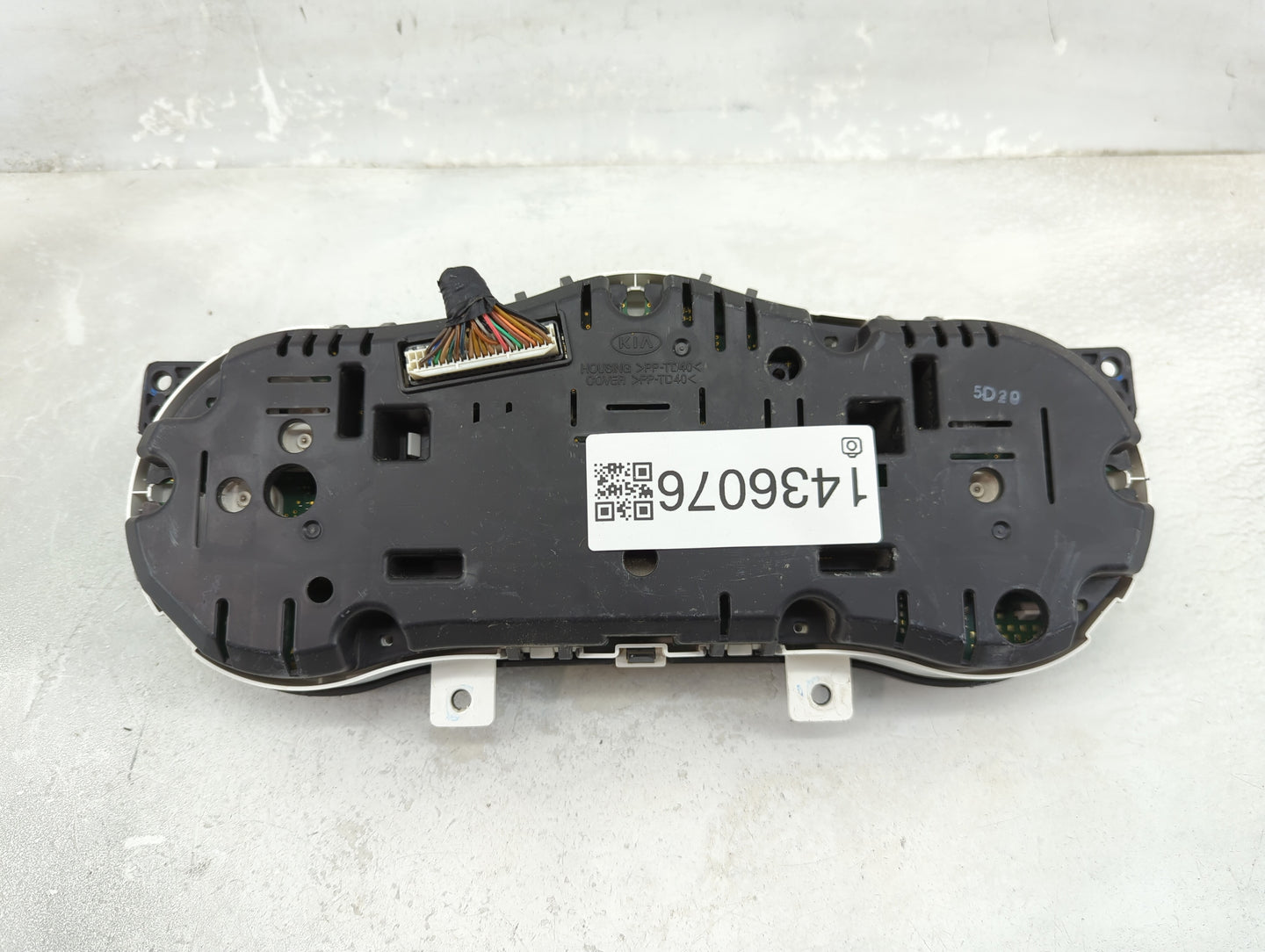 2014-2015 Kia Optima Instrument Cluster Speedometer Gauges P/N:94031-2T270 Fits Fits 2014 2015 OEM Used Auto Parts - Oemused