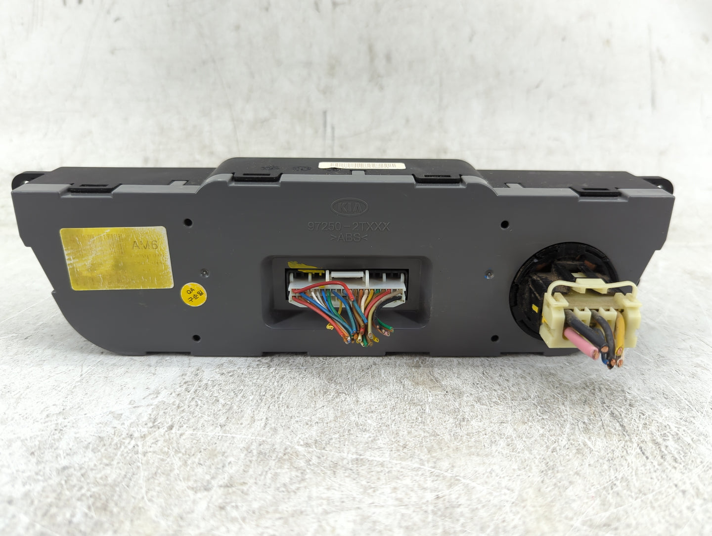 2015 Kia Optima Climate Control Module Temperature AC/Heater Replacement P/N:97250-2TXXX Fits OEM Used Auto Parts - Oemuseda