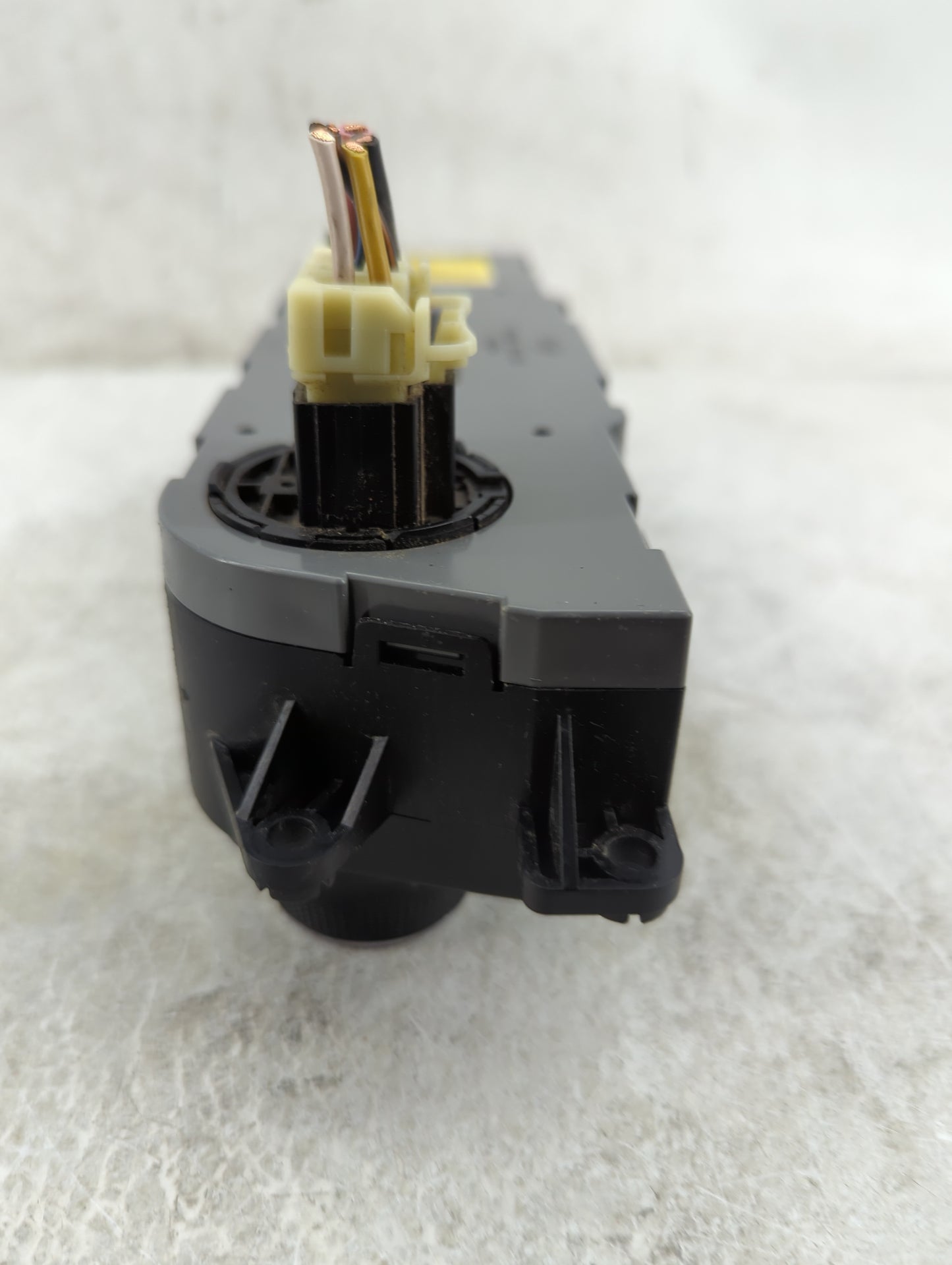 2015 Kia Optima Climate Control Module Temperature AC/Heater Replacement P/N:97250-2TXXX Fits OEM Used Auto Parts - Oemuseda