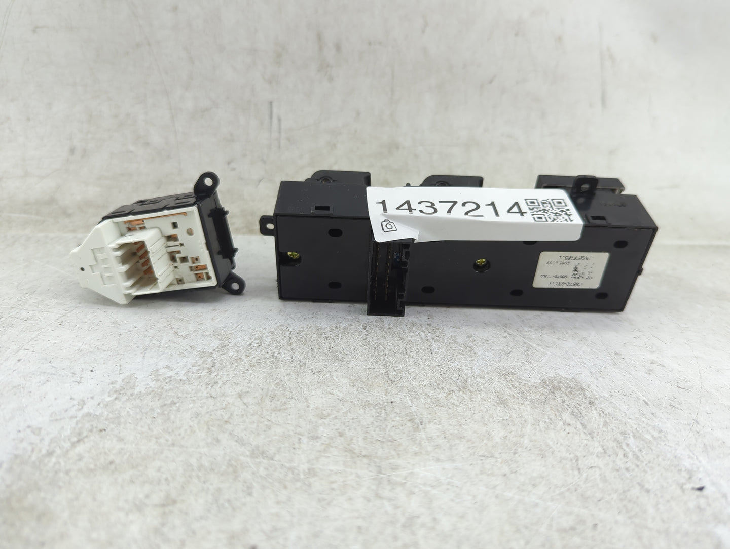 2015 Kia Optima Master Power Window Switch Replacement Driver Side Left P/N:49V490-1210 Fits OEM Used Auto Parts - Oemusedau