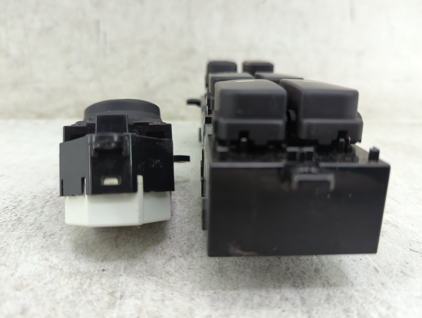 2015 Kia Optima Master Power Window Switch Replacement Driver Side Left P/N:49V490-1210 Fits OEM Used Auto Parts - Oemusedau