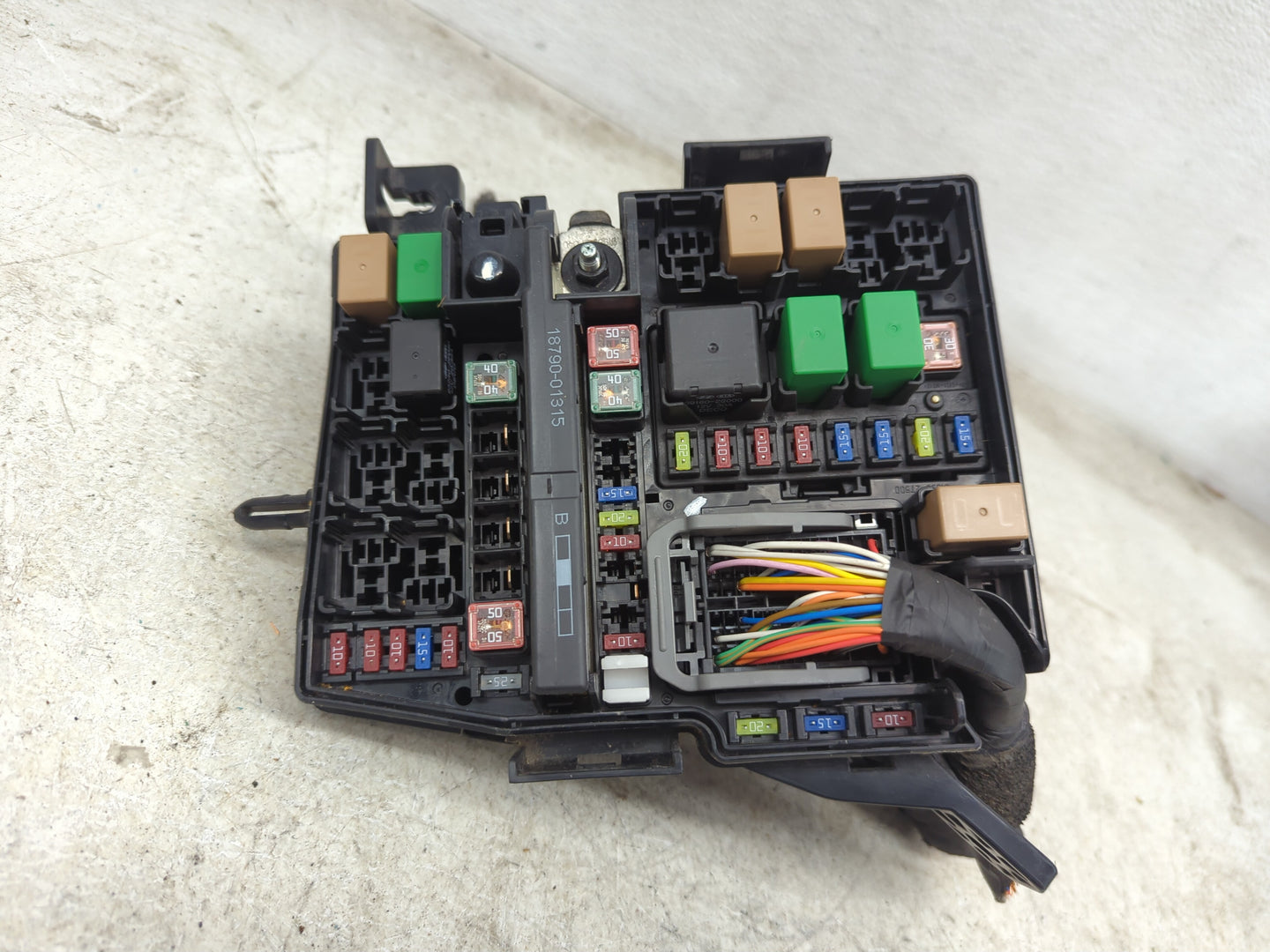 2014-2015 Kia Optima Fusebox Fuse Box Panel Relay Module P/N:18790-01315 912592T010, 1504060437 Fits Fits 2014 2015 OEM Used