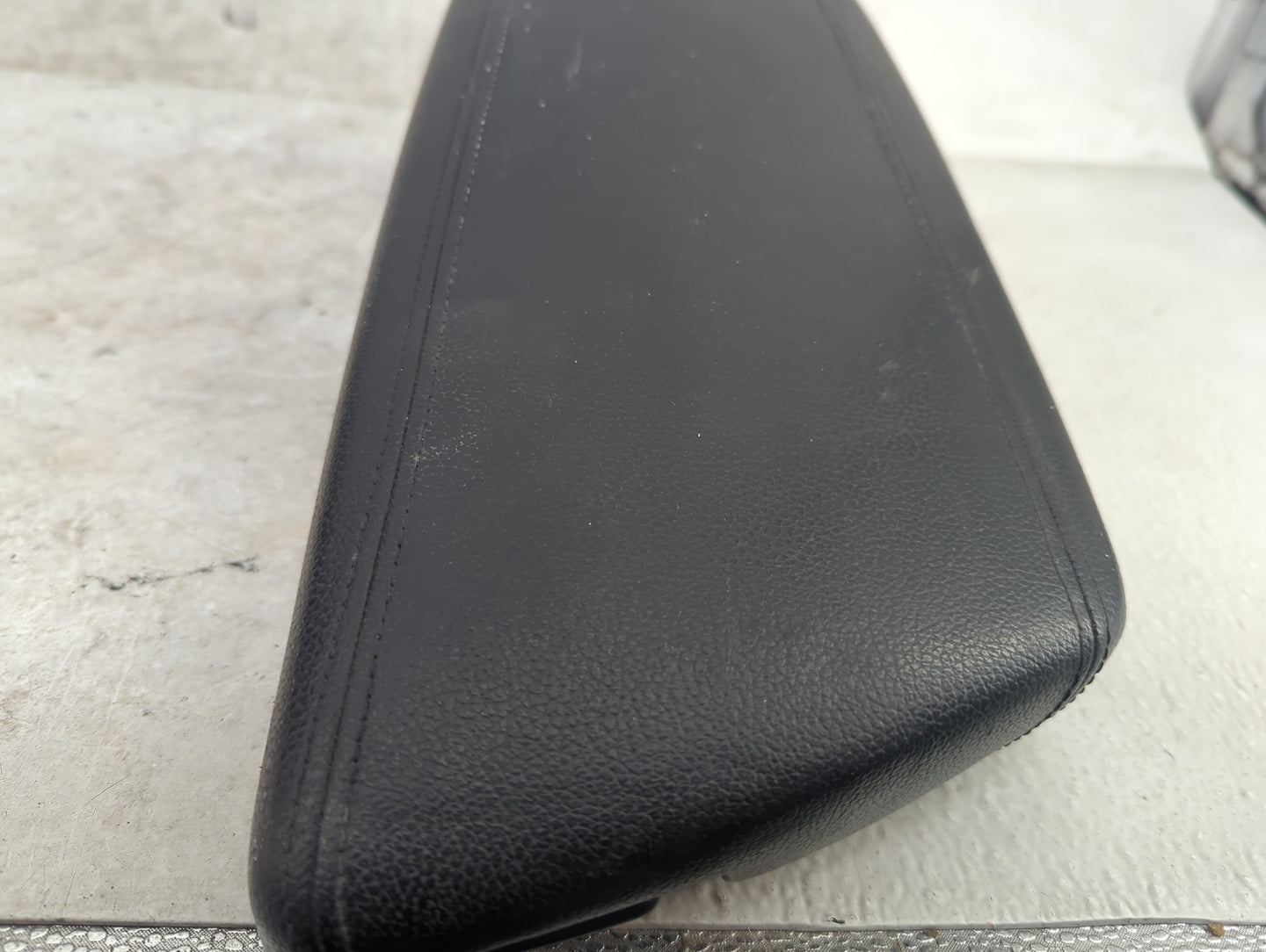 2015 Kia Optima Center Console Armrest Cover Lid Fits OEM Used Auto Parts - Oemusedautoparts1.com