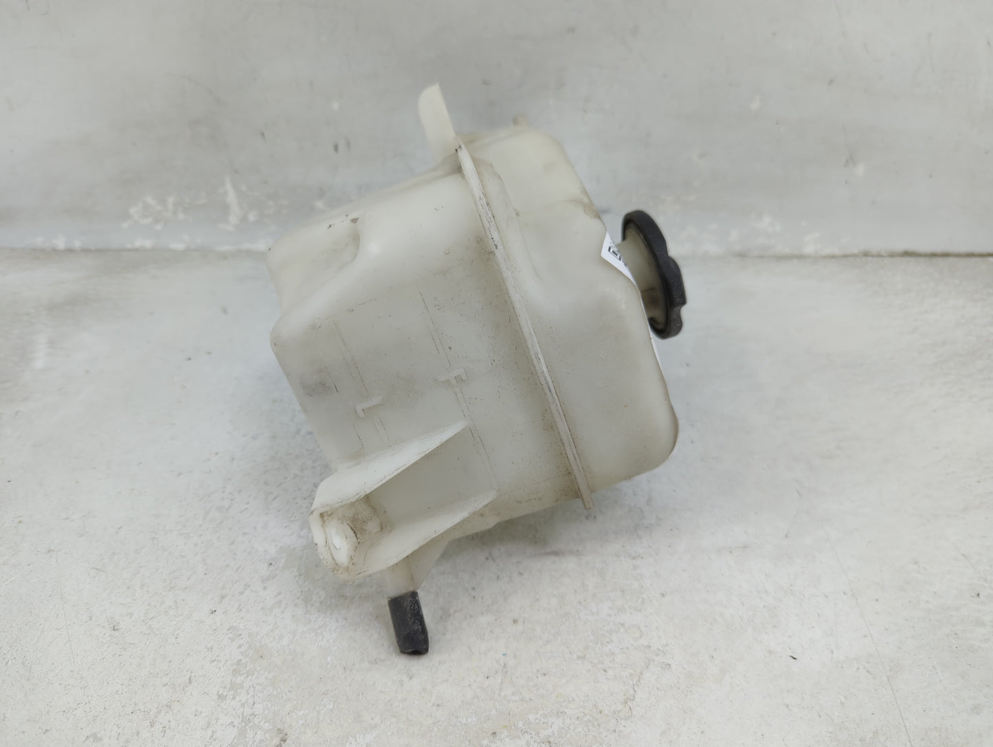 2011-2016 Kia Optima Radiator Coolant Overflow Expansion Tank Bottle 1459275 - Oemusedautoparts1.com