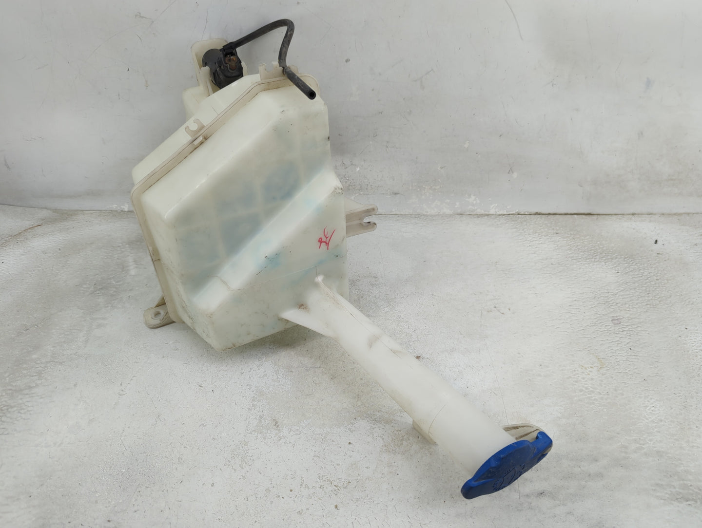 2011-2015 Kia Optima Windshield Washer Fluid Reservoir Bottle Oem 1459344 - Oemusedautoparts1.com