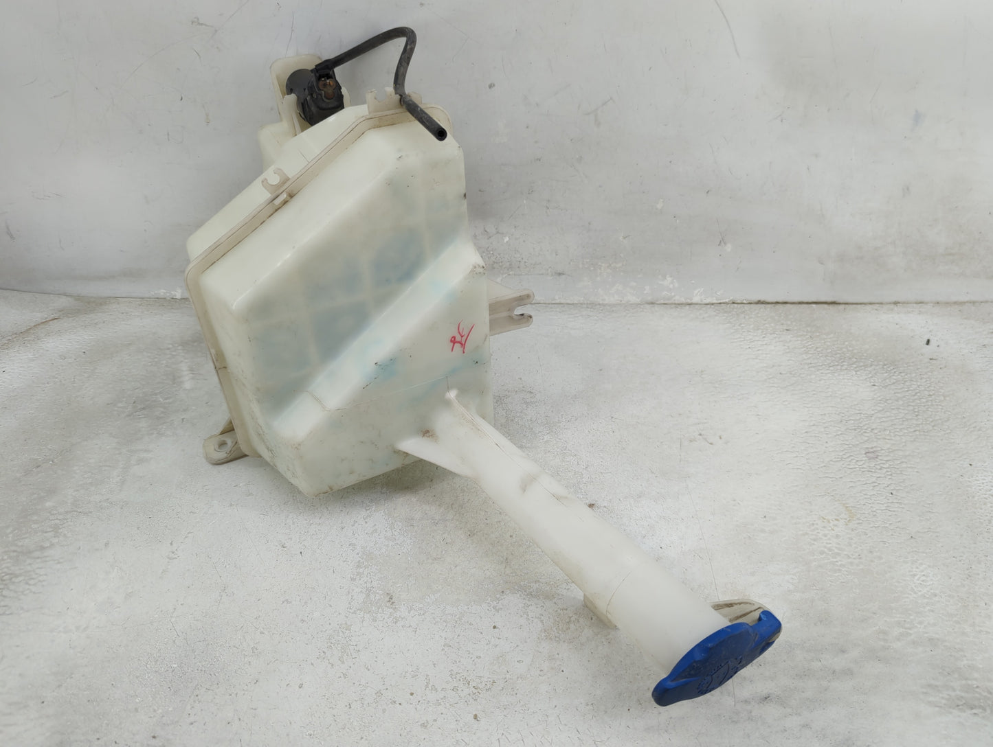 2011-2015 Kia Optima Windshield Washer Fluid Reservoir Bottle Oem 1459344 - Oemusedautoparts1.com