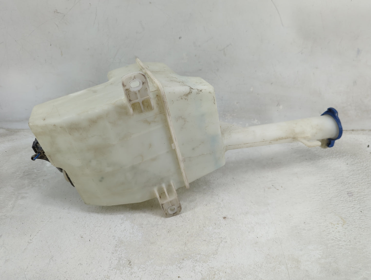 2011-2015 Kia Optima Windshield Washer Fluid Reservoir Bottle Oem 1459344 - Oemusedautoparts1.com