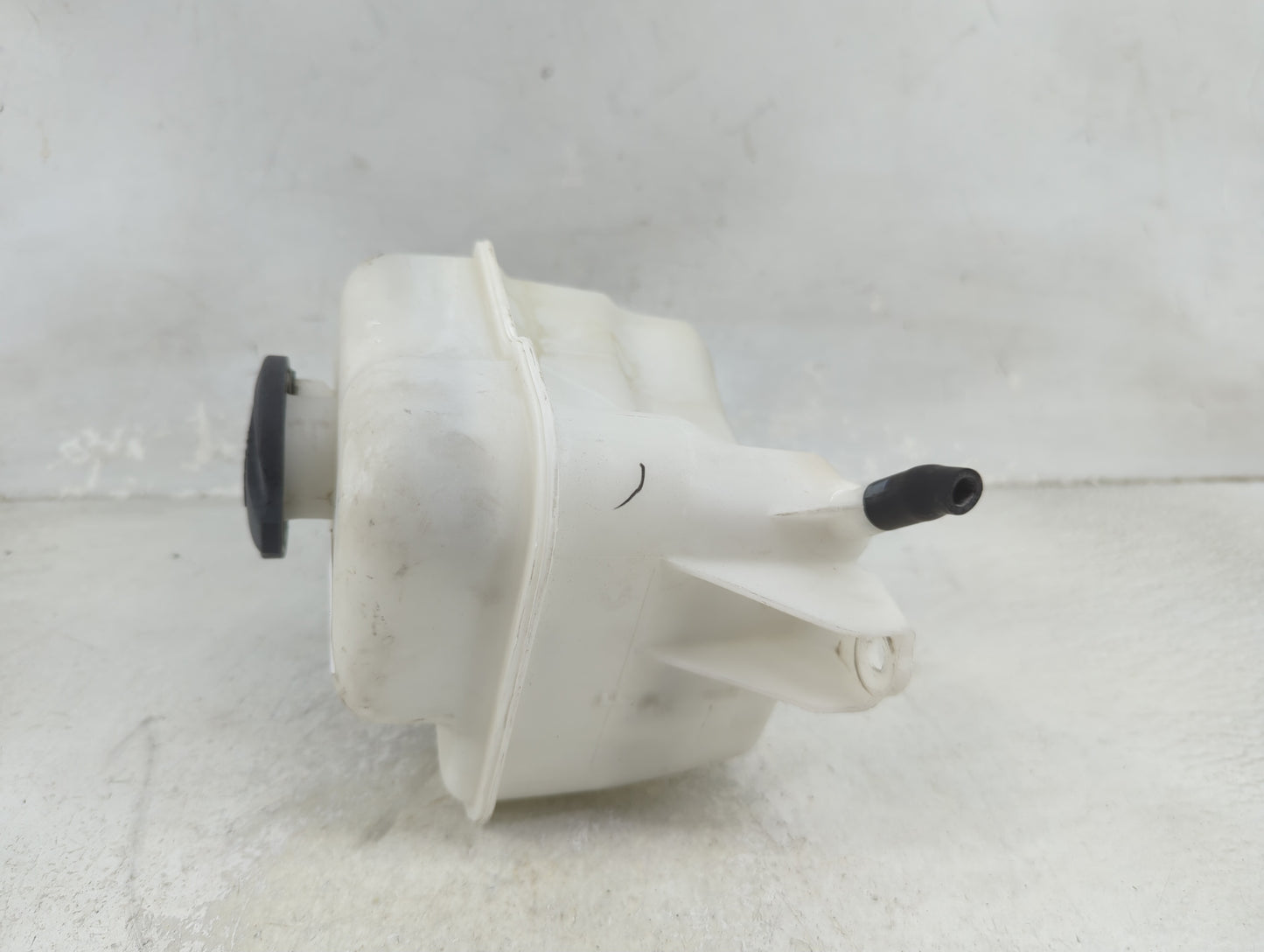 2011-2015 Kia Optima Windshield Washer Fluid Reservoir Bottle Oem 1465695 - Oemusedautoparts1.com