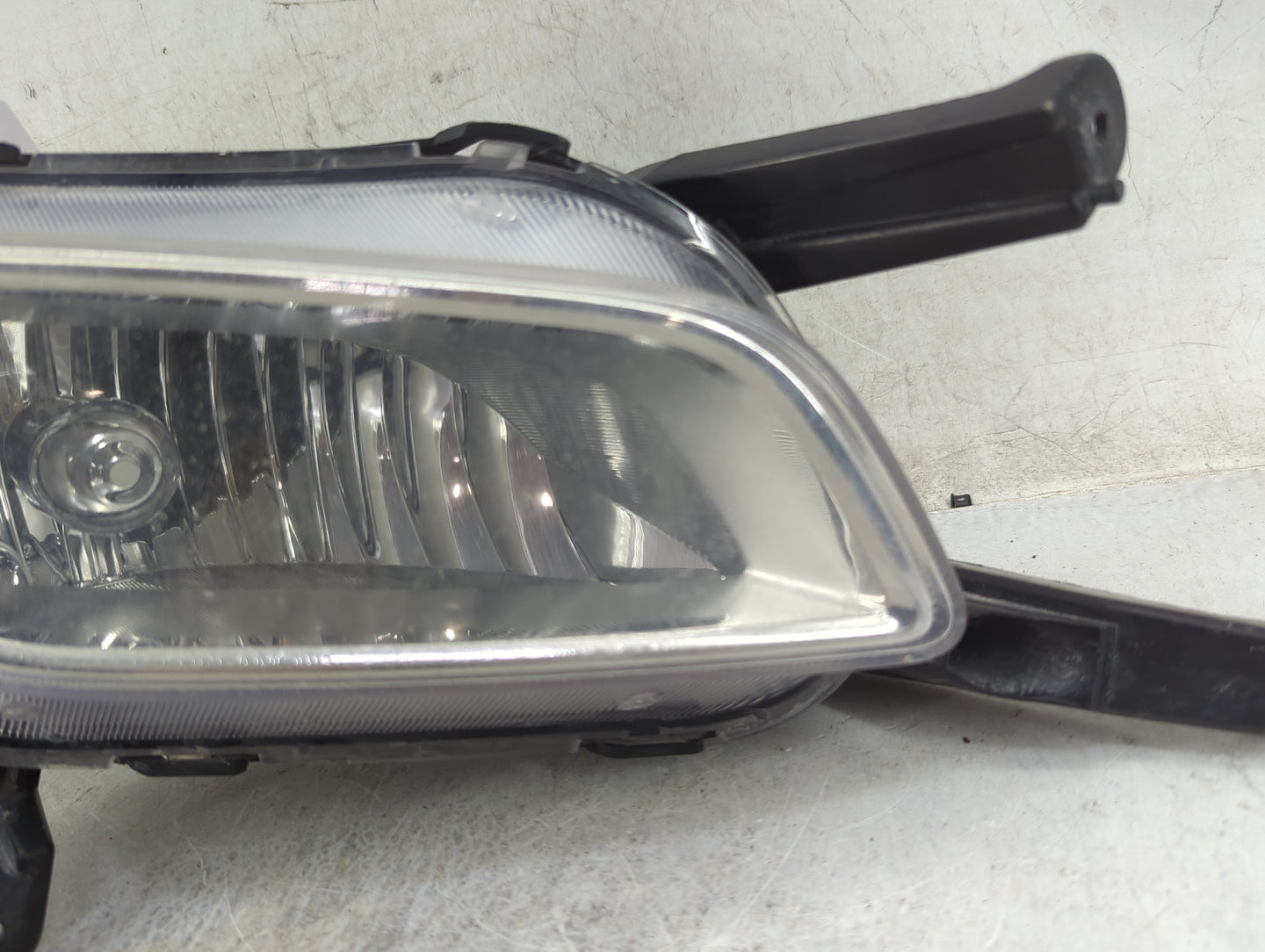 2014-2015 Kia Optima Passenger Right Oem Fog Light Lamp Black - Oemusedautoparts1.com