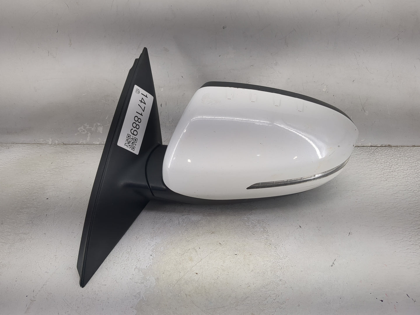 2014-2015 Kia Optima Driver Side View Mirror - Left Door Mirror OEM Used - Oemusedautoparts1.com