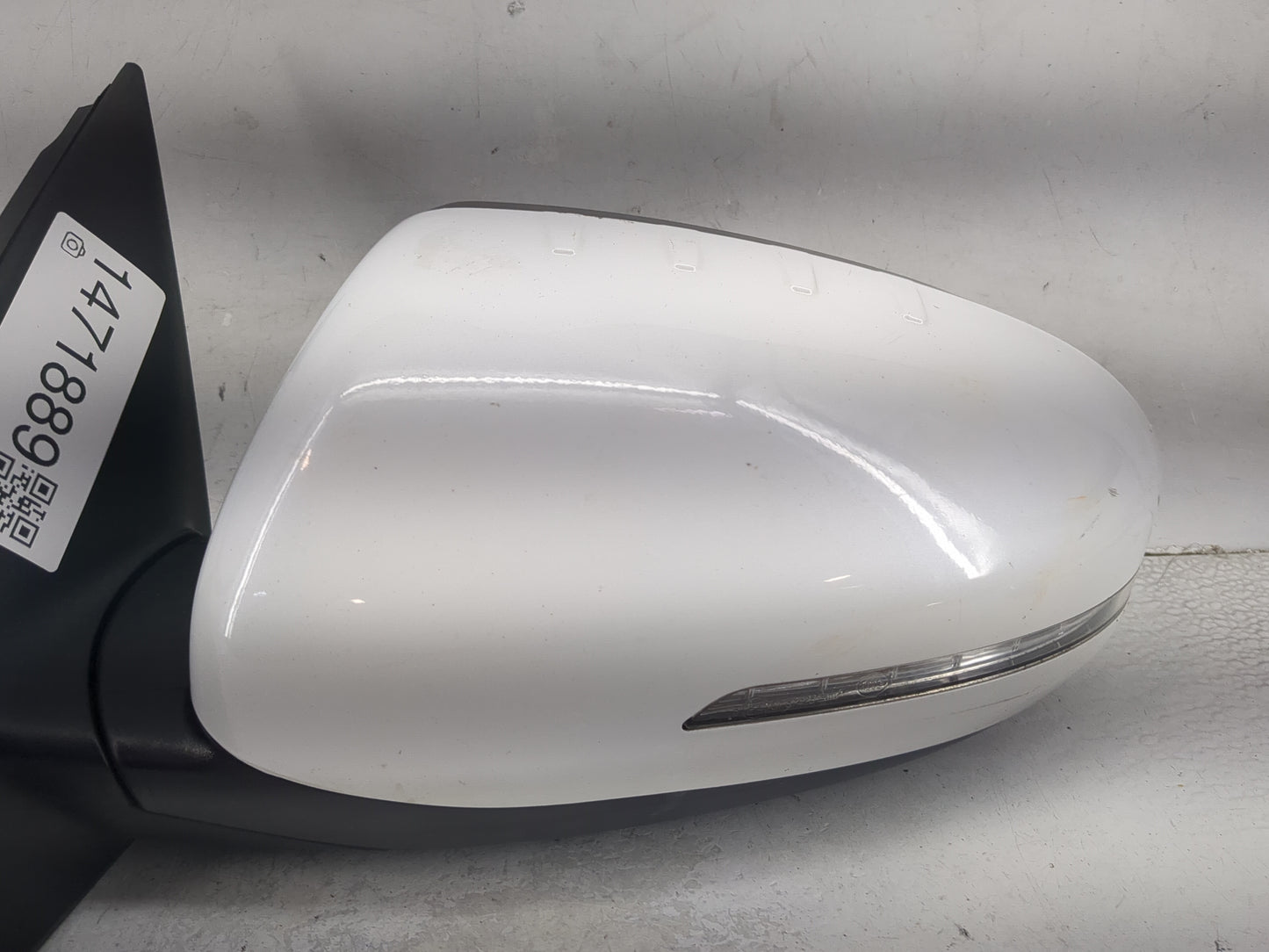 2014-2015 Kia Optima Driver Side View Mirror - Left Door Mirror OEM Used - Oemusedautoparts1.com