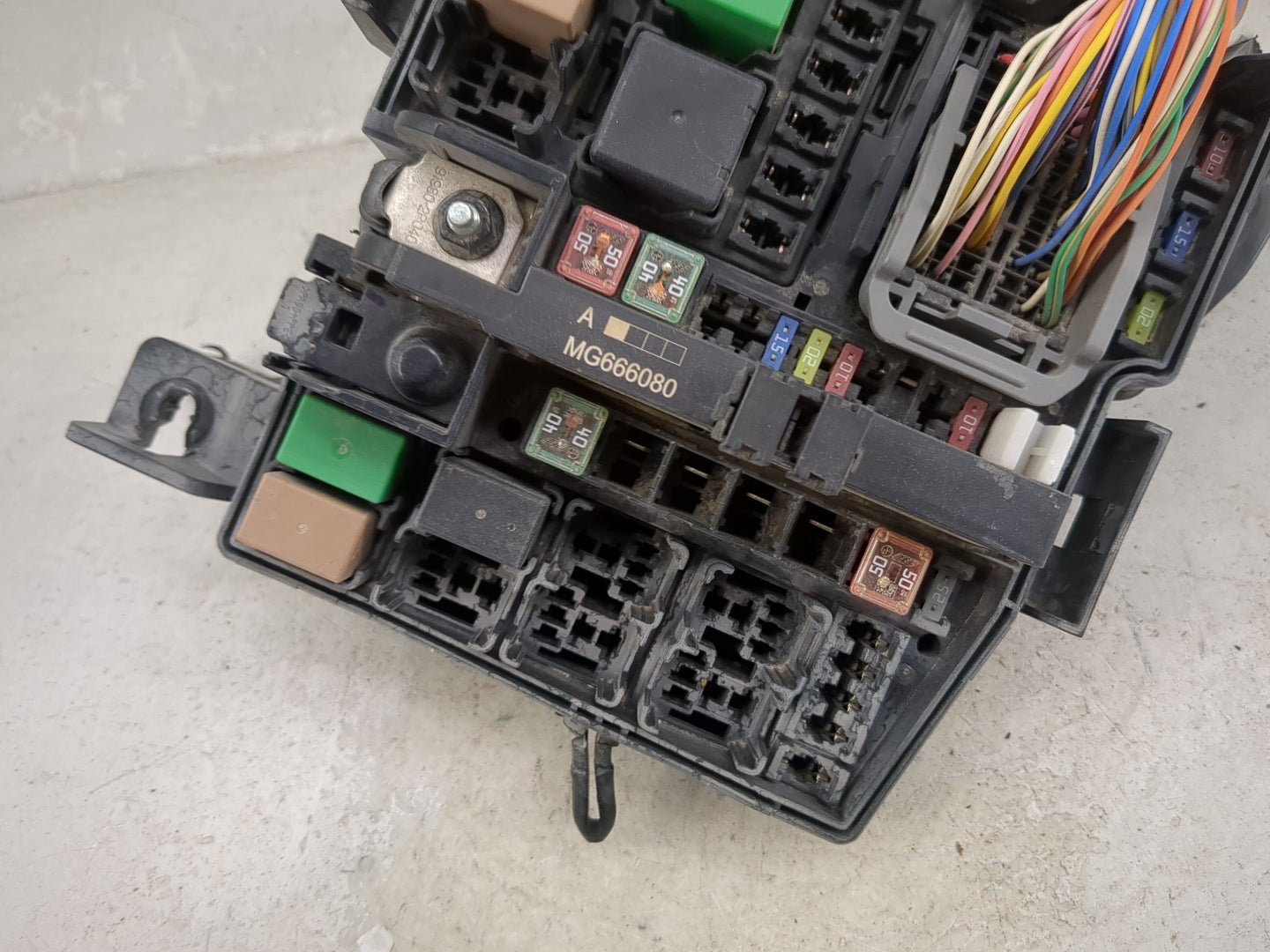 2014-2015 Kia Optima Fusebox Fuse Box Panel Relay Module P/N:MG666080 Fits Fits 2014 2015 OEM Used Auto Parts - Oemusedautop