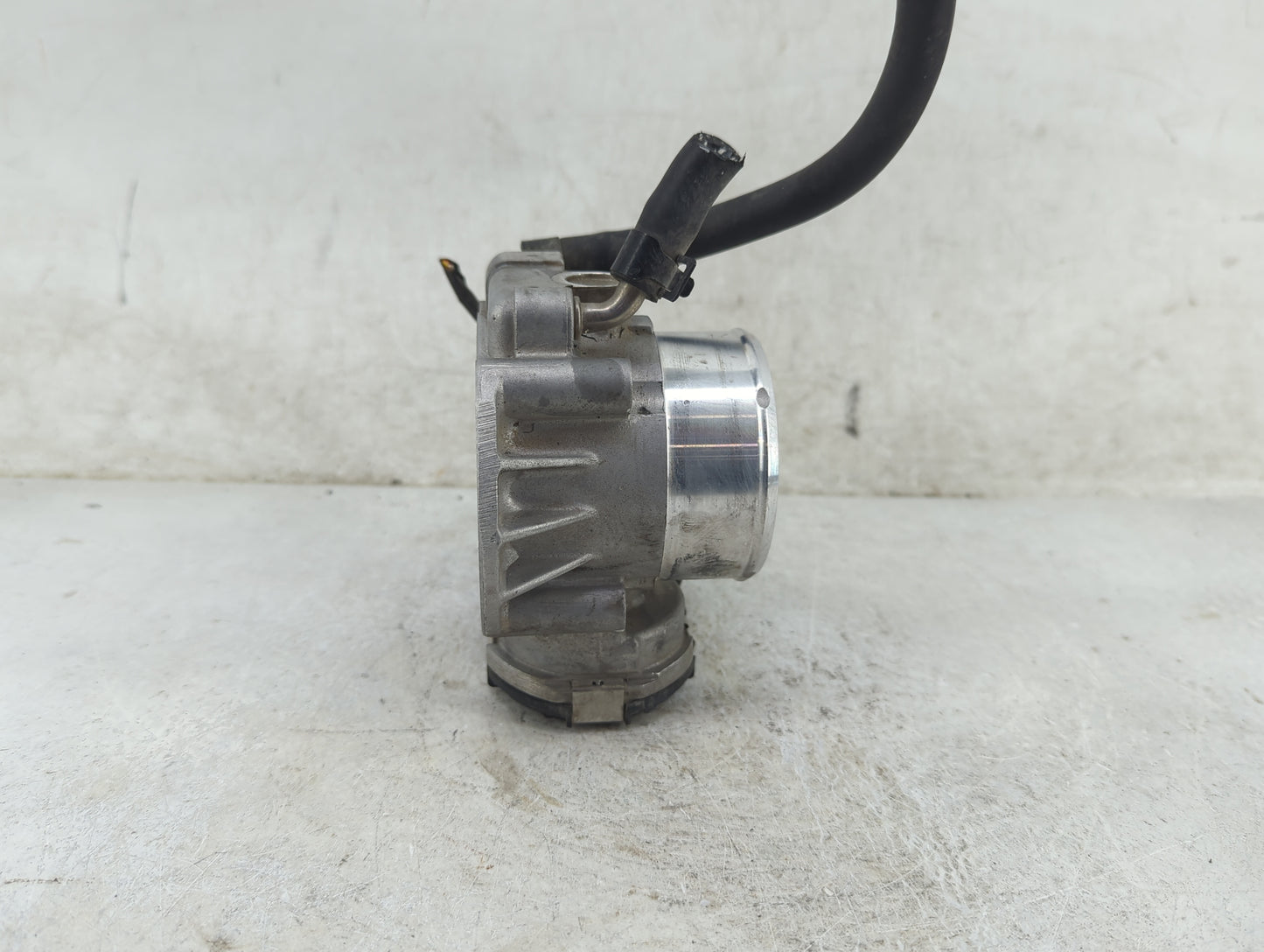 2011-2015 Kia Optima Throttle Body P/N:35100-2G700 Fits Fits 2011 2012 2013 2014 2015 2016 OEM Used Auto Parts - Oemusedauto