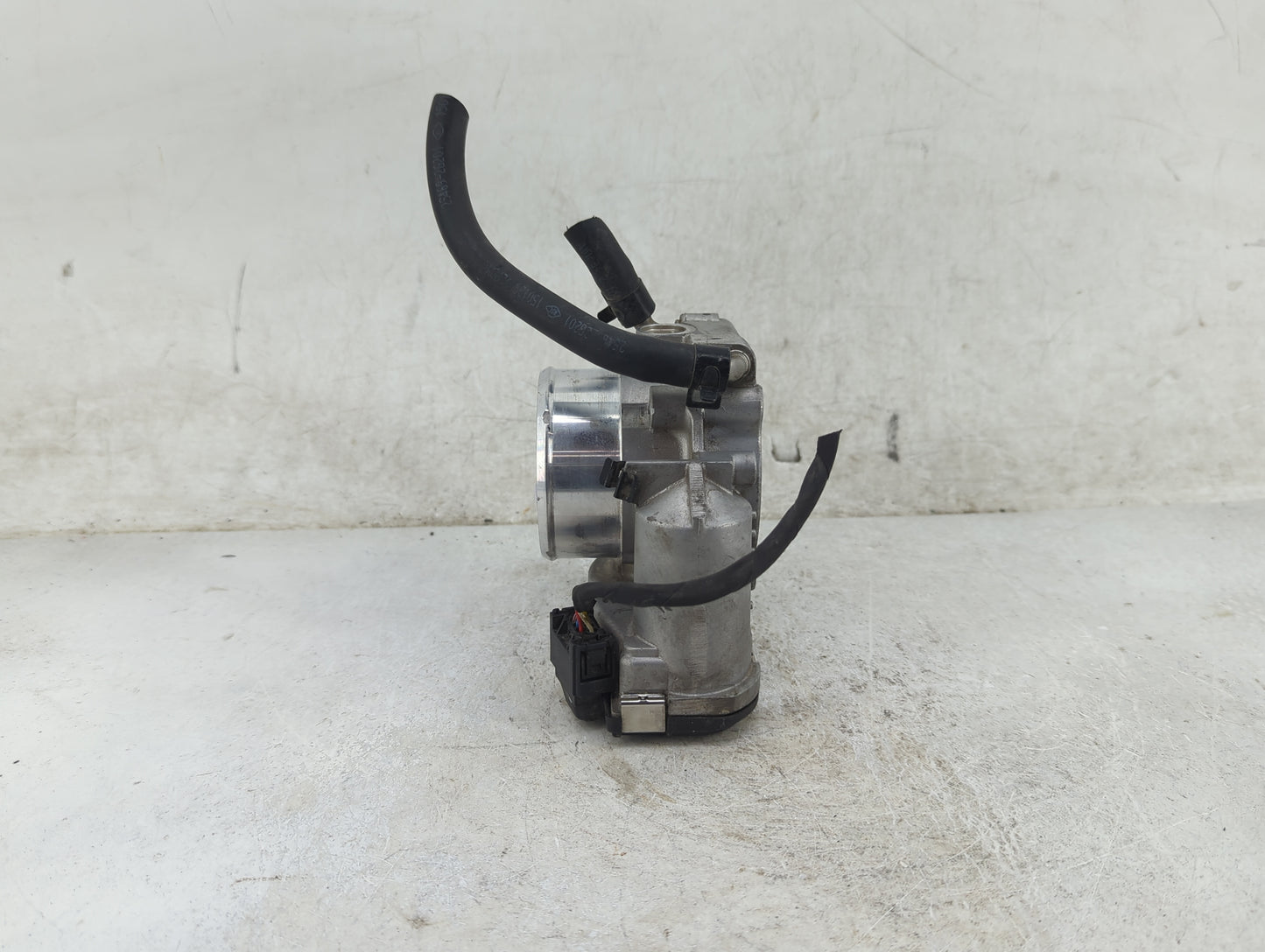 2011-2015 Kia Optima Throttle Body P/N:35100-2G700 Fits Fits 2011 2012 2013 2014 2015 2016 OEM Used Auto Parts - Oemusedauto