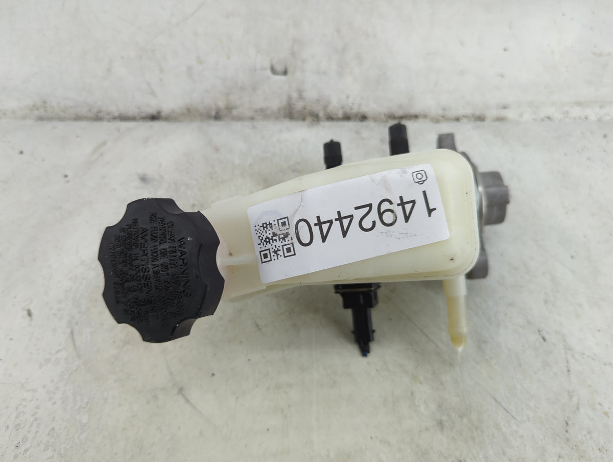 2011-2015 Kia Optima Brake Master Cylinder 1492440 - Oemusedautoparts1.com