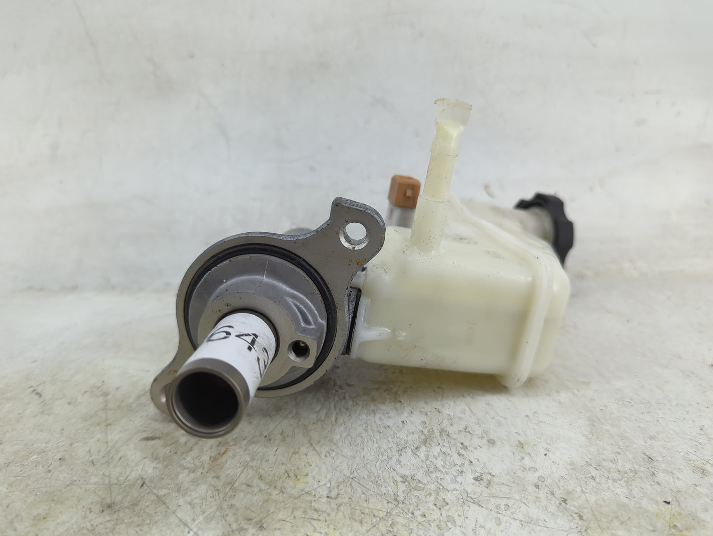 2015 Kia Optima Brake Master Cylinder 1496643 - Oemusedautoparts1.com