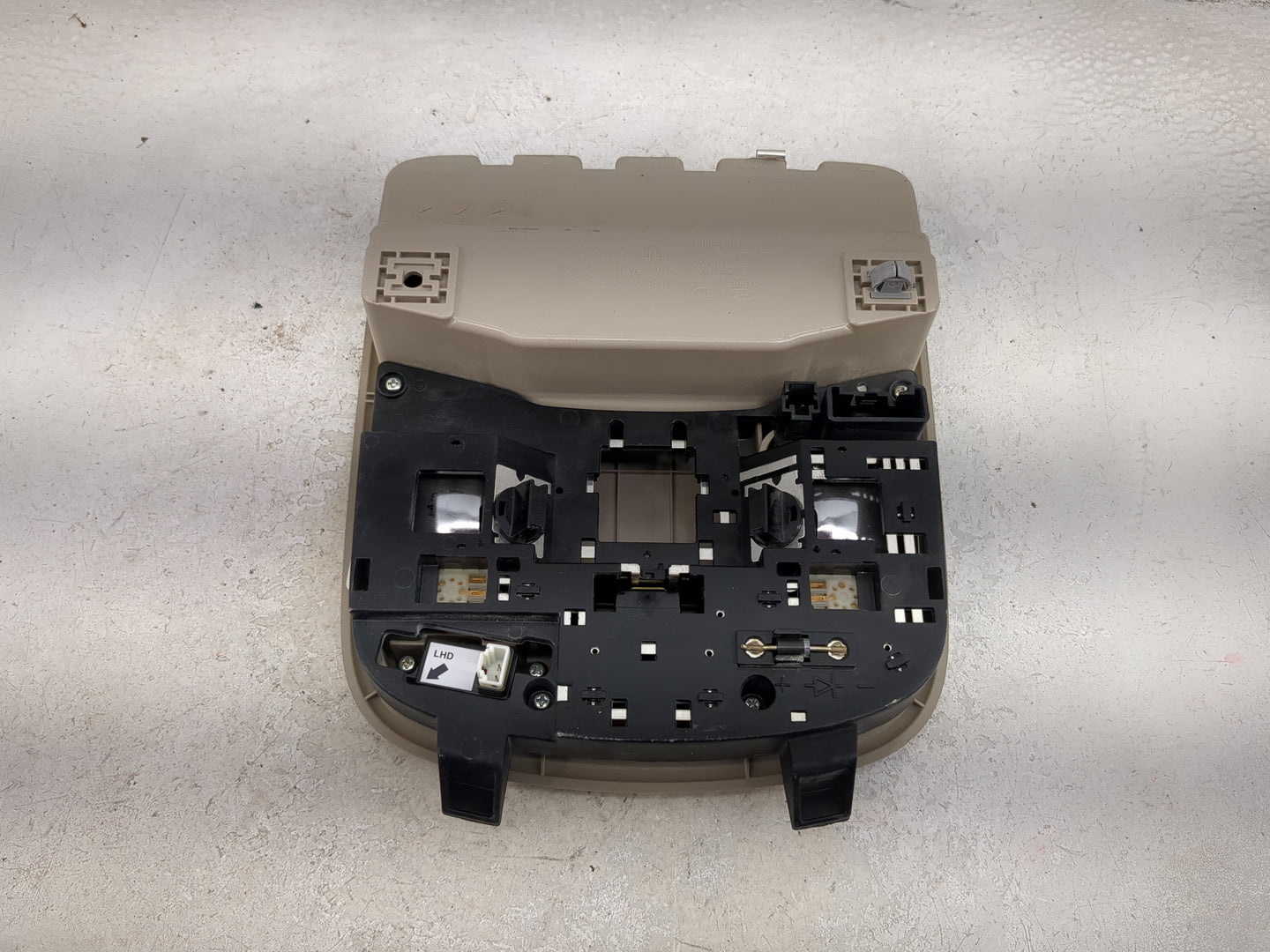 2014-2016 Kia Optima Overhead Roof Console Tan 1497380 - Oemusedautoparts1.com