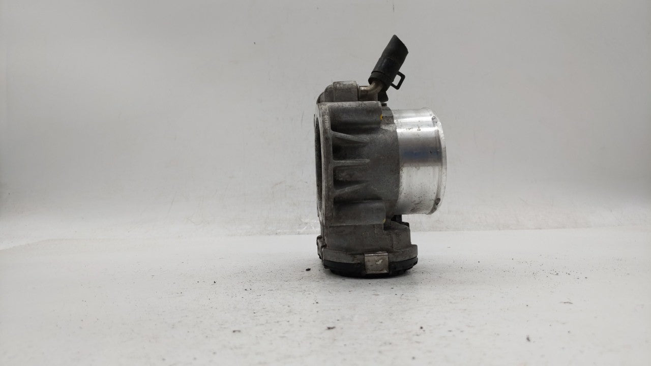 2011-2015 Kia Optima Throttle Body P/N:35100-2G700 Fits Fits 2011 2012 2013 2014 2015 2016 OEM Used Auto Parts - Oemusedauto