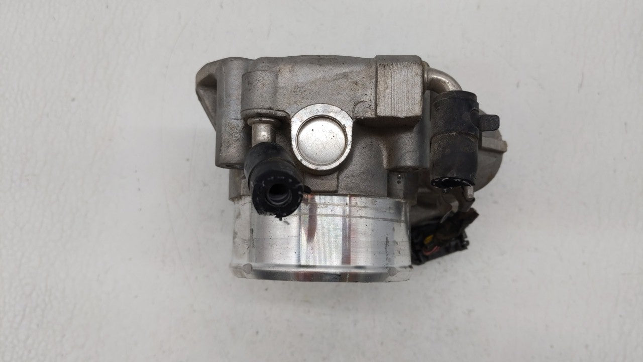 2011-2015 Kia Optima Throttle Body P/N:35100-2G700 Fits Fits 2011 2012 2013 2014 2015 2016 OEM Used Auto Parts - Oemusedauto