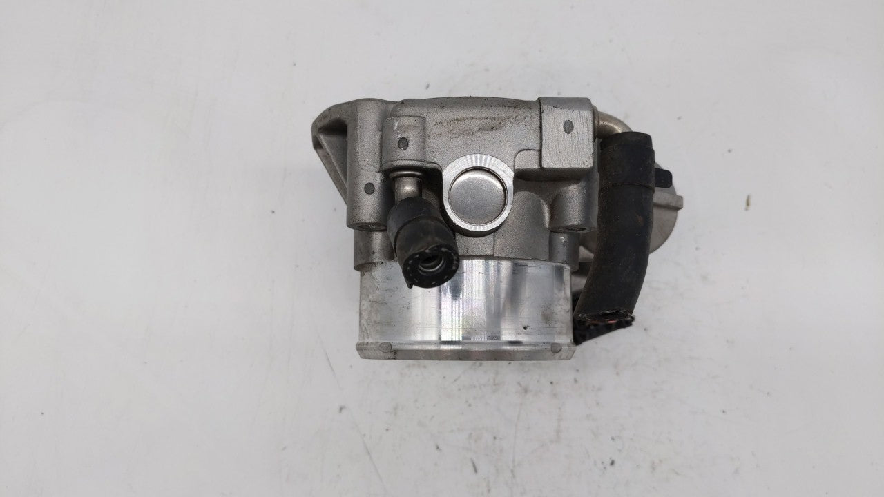 2011-2015 Kia Optima Throttle Body P/N:35100-2G700 Fits Fits 2011 2012 2013 2014 2015 2016 OEM Used Auto Parts - Oemusedauto