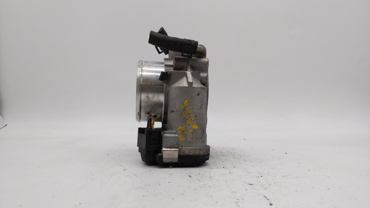2011-2015 Kia Optima Throttle Body P/N:35100-2G700 Fits Fits 2011 2012 2013 2014 2015 2016 OEM Used Auto Parts - Oemusedauto