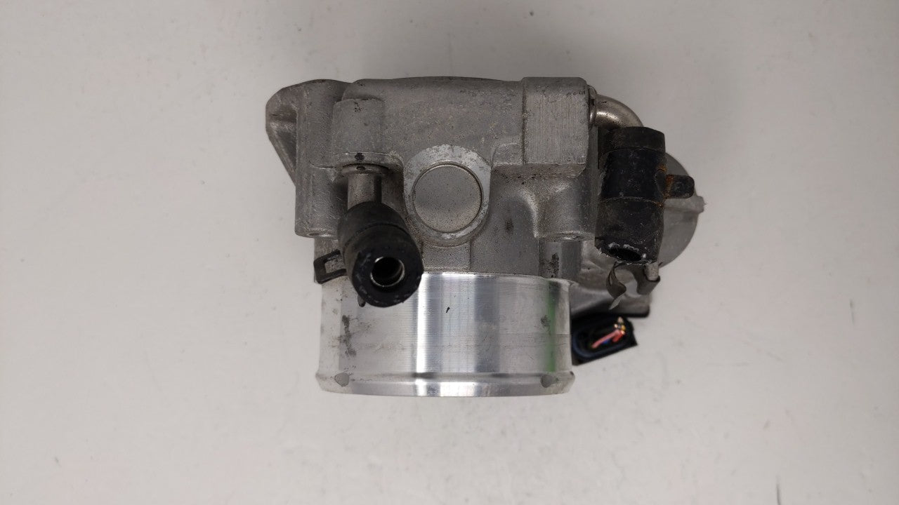2011-2015 Kia Optima Throttle Body P/N:35100-2G700 Fits Fits 2011 2012 2013 2014 2015 2016 OEM Used Auto Parts - Oemusedauto