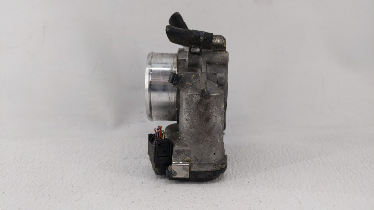 2011-2015 Kia Optima Throttle Body P/N:35100-2G700 Fits Fits 2011 2012 2013 2014 2015 2016 OEM Used Auto Parts - Oemusedauto
