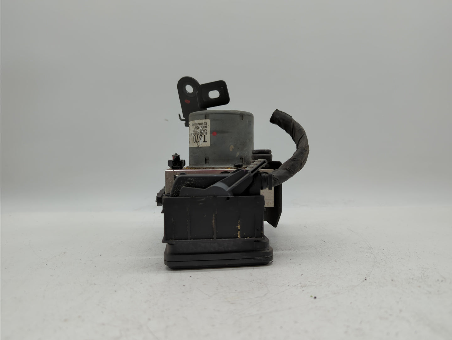 2014-2015 Kia Optima ABS Pump Control Module Replacement P/N:BE6003O902 58920-2T870 Fits Fits 2014 2015 OEM Used Auto Parts 