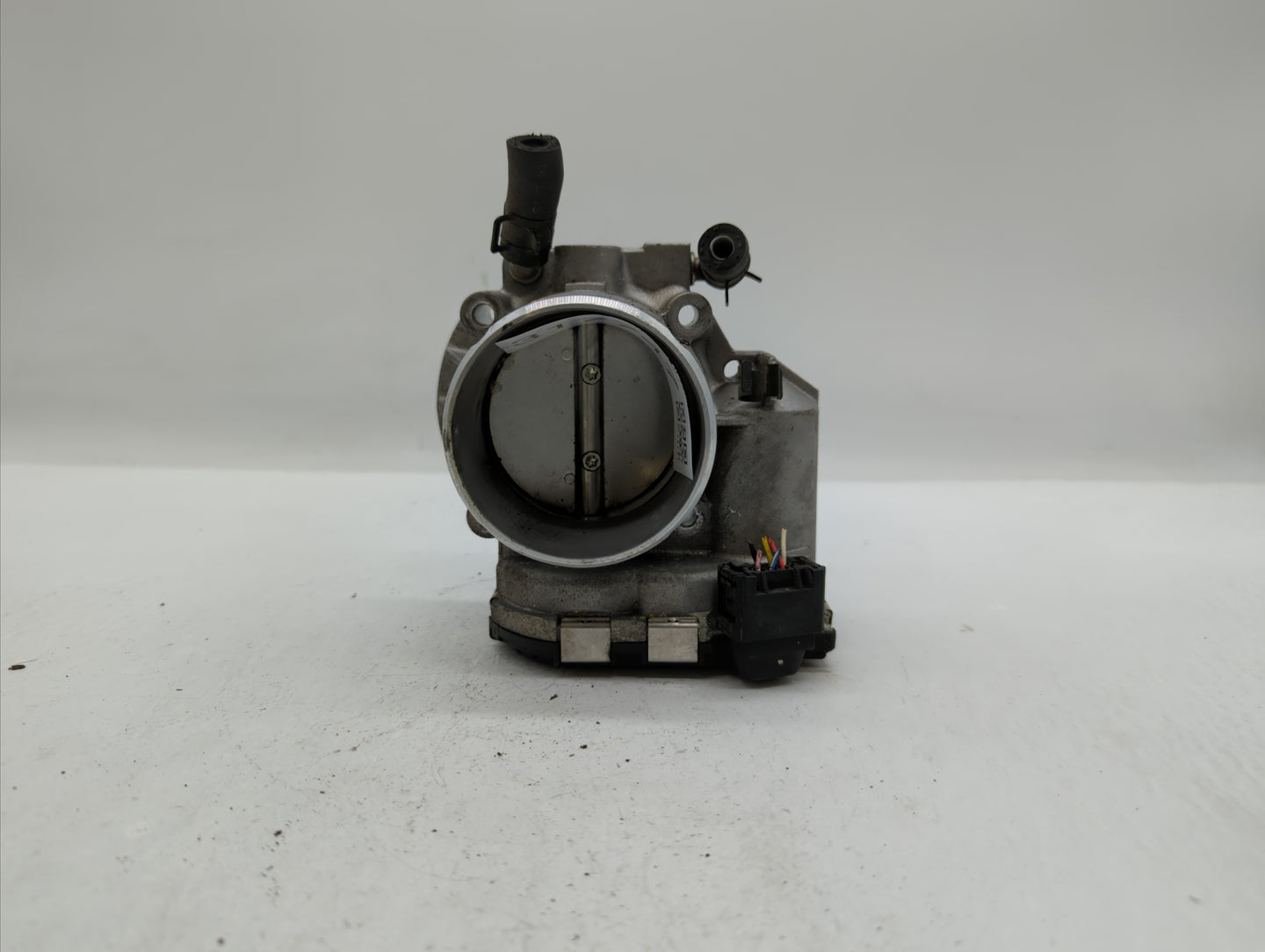 2011-2015 Kia Optima Throttle Body P/N:35100-2G700 Fits Fits 2011 2012 2013 2014 2015 2016 OEM Used Auto Parts - Oemusedauto