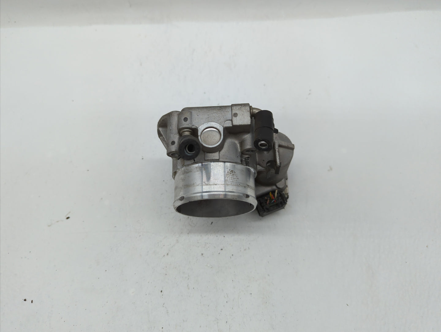 2011-2015 Kia Optima Throttle Body P/N:35100-2G700 Fits Fits 2011 2012 2013 2014 2015 2016 OEM Used Auto Parts - Oemusedauto