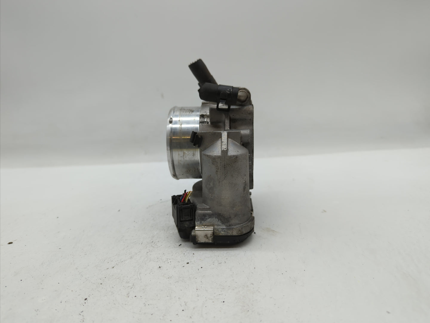 2011-2015 Kia Optima Throttle Body P/N:35100-2G700 Fits Fits 2011 2012 2013 2014 2015 2016 OEM Used Auto Parts - Oemusedauto