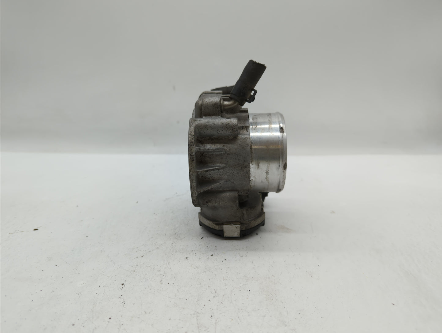 2011-2015 Kia Optima Throttle Body P/N:35100-2G700 Fits Fits 2011 2012 2013 2014 2015 2016 OEM Used Auto Parts - Oemusedauto