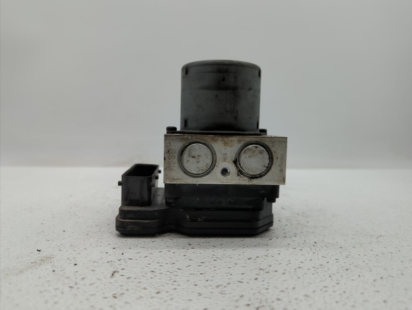 2014-2015 Kia Optima ABS Pump Control Module Replacement P/N:BE6003O902 58920-2T870 Fits Fits 2014 2015 OEM Used Auto Parts 