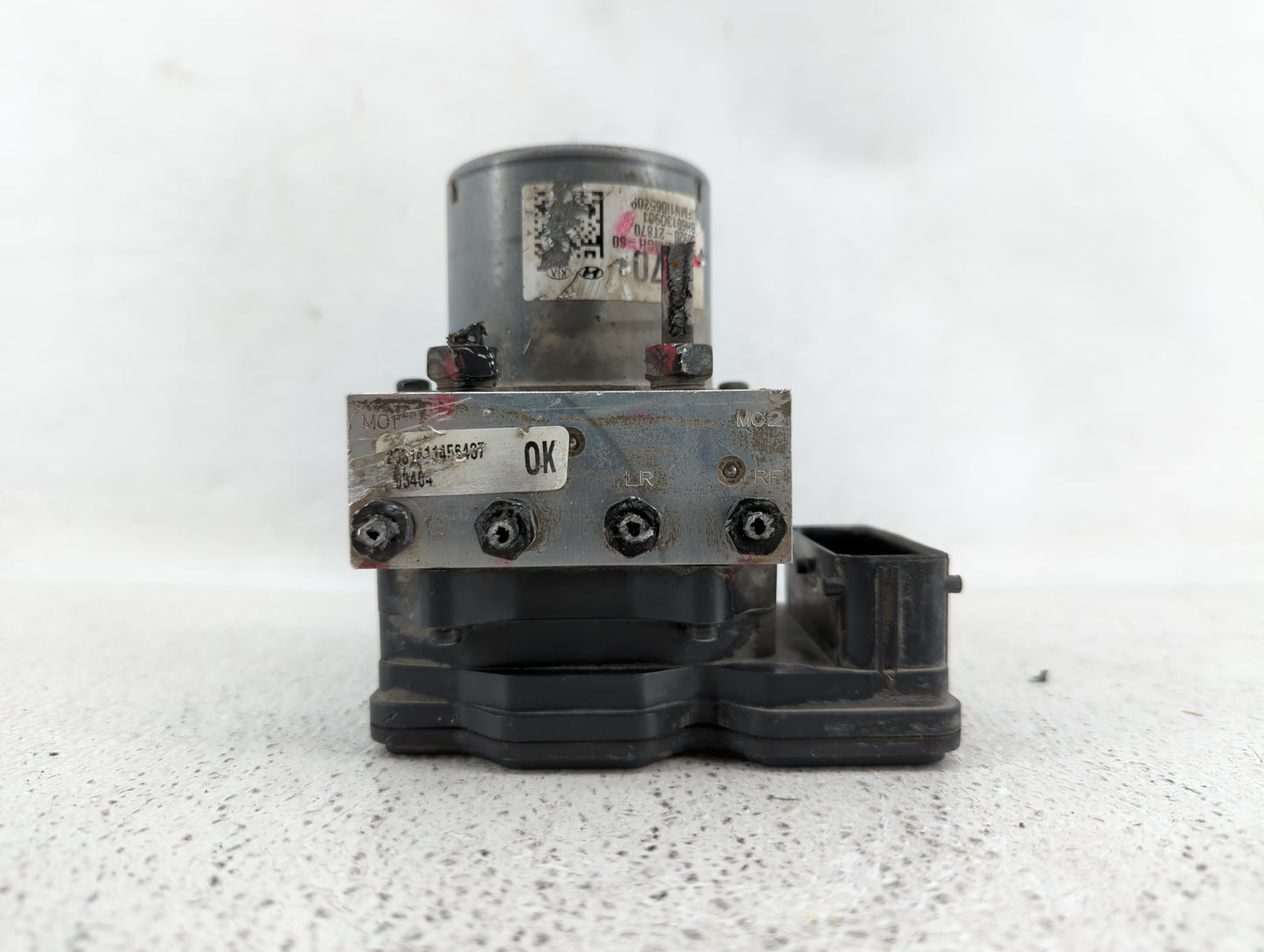2014-2015 Kia Optima ABS Pump Control Module Replacement P/N:BE6003O902 58920-2T870 Fits Fits 2014 2015 OEM Used Auto Parts 