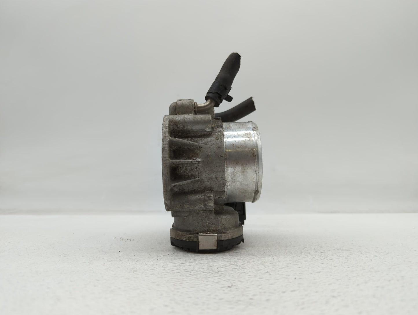 2011-2015 Kia Optima Throttle Body P/N:904501 0001 35100-2G700 Fits Fits 2011 2012 2013 2014 2015 2016 OEM Used Auto Parts -