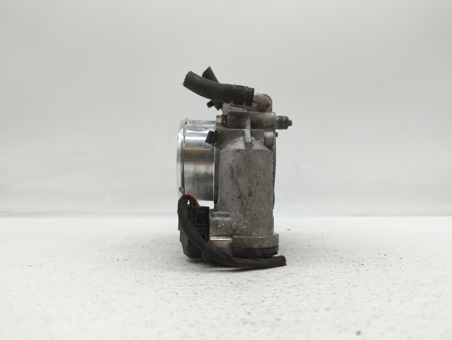 2011-2015 Kia Optima Throttle Body P/N:904501 0001 35100-2G700 Fits Fits 2011 2012 2013 2014 2015 2016 OEM Used Auto Parts -