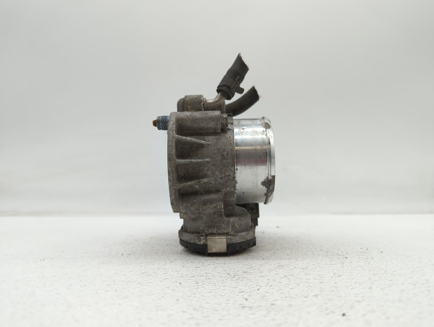 2011-2015 Kia Optima Throttle Body P/N:904501 0001 35100-2G700 Fits Fits 2011 2012 2013 2014 2015 2016 OEM Used Auto Parts -