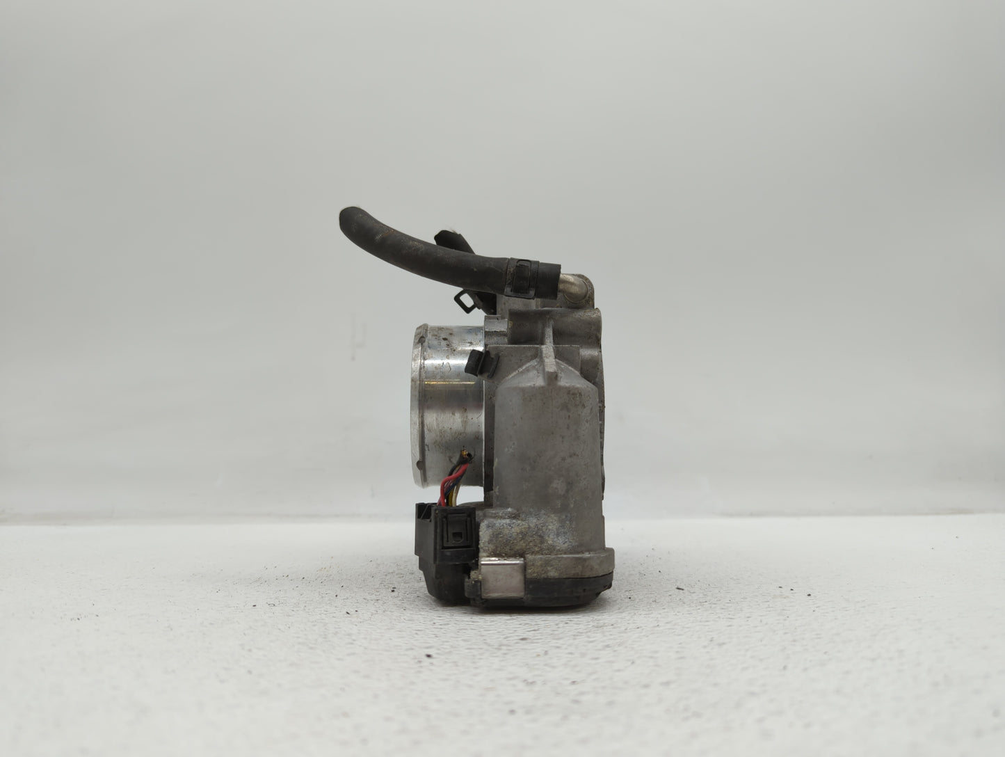 2011-2015 Kia Optima Throttle Body P/N:904501 0001 35100-2G700 Fits Fits 2011 2012 2013 2014 2015 2016 OEM Used Auto Parts -