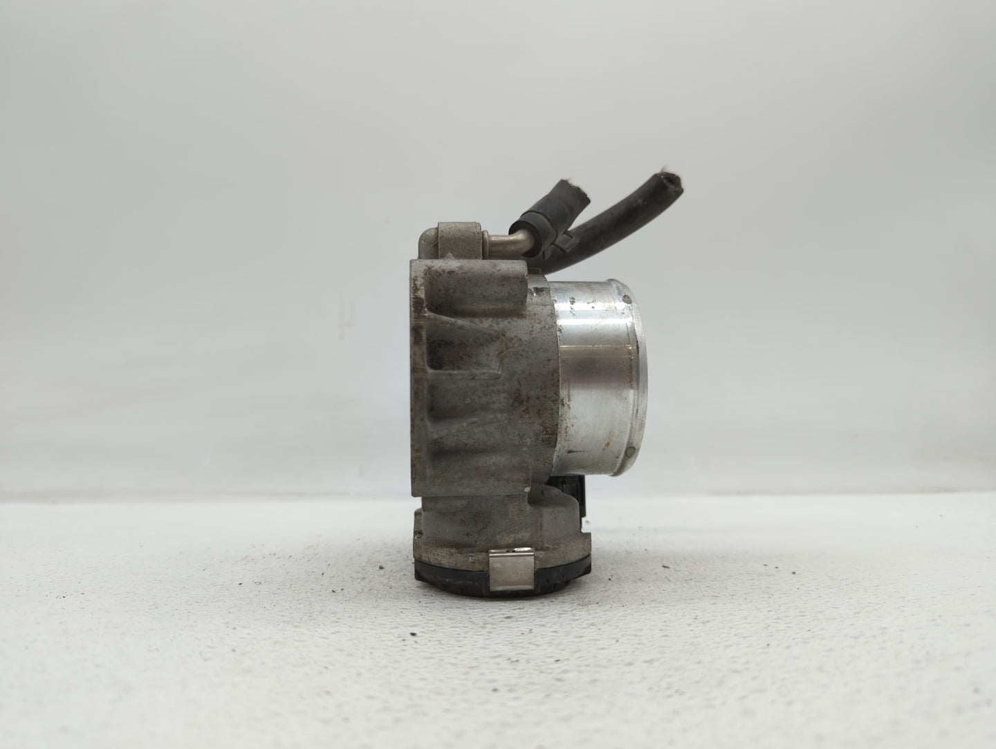 2011-2015 Kia Optima Throttle Body P/N:904501 0001 35100-2G700 Fits Fits 2011 2012 2013 2014 2015 2016 OEM Used Auto Parts -