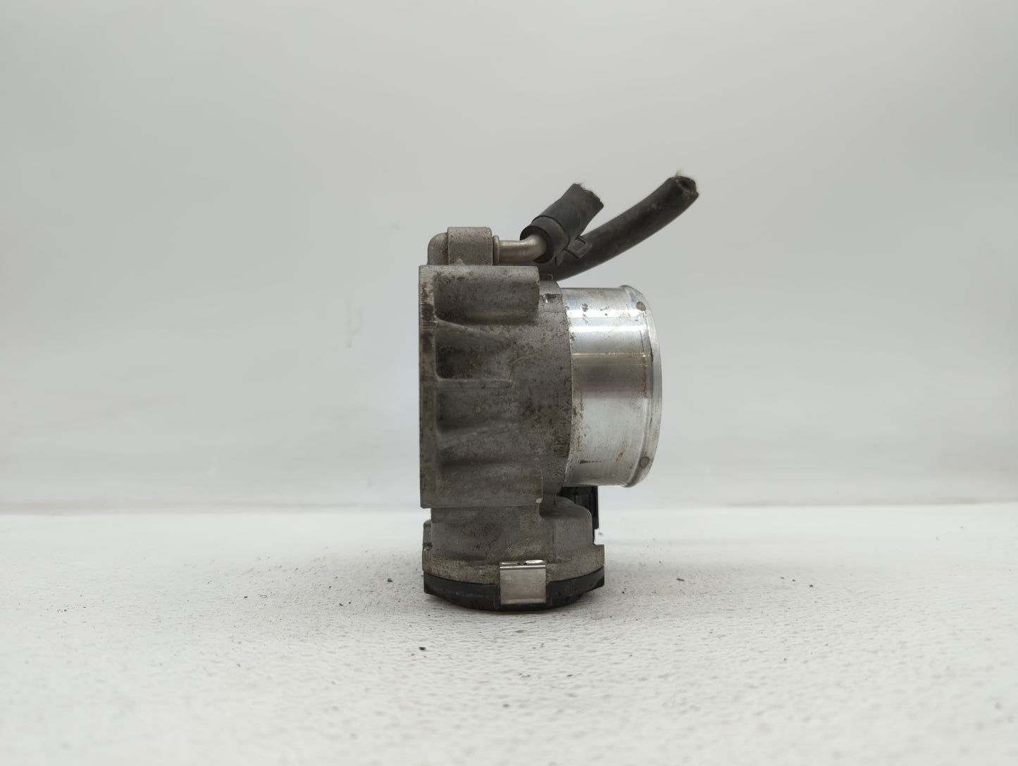 2011-2015 Kia Optima Throttle Body P/N:904501 0001 35100-2G700 Fits Fits 2011 2012 2013 2014 2015 2016 OEM Used Auto Parts -