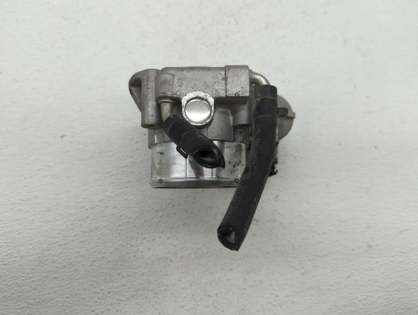 2011-2015 Kia Optima Throttle Body P/N:904501 0001 35100-2G700 Fits Fits 2011 2012 2013 2014 2015 2016 OEM Used Auto Parts -