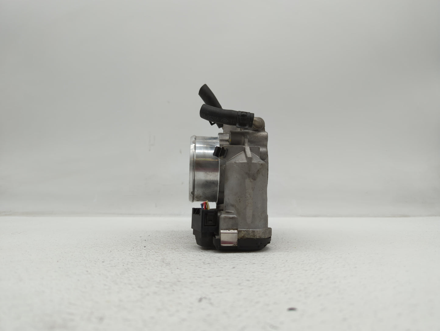 2011-2015 Kia Optima Throttle Body P/N:904501 0001 35100-2G700 Fits Fits 2011 2012 2013 2014 2015 2016 OEM Used Auto Parts -